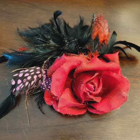 Red Rose and Feather Fascinator - Picture 3 of 3